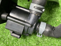 Audi / Q8 / Трубка системы охлаждения