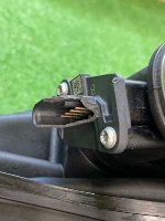 BMW / 7-Series / Корпус воздушного фильтра