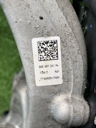 Audi / S5 / Кулак поворотный