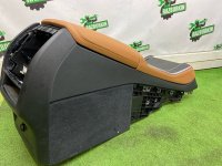 BMW / X5 / Консоль центральная