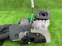 Audi / A6 / Замок двери комплект