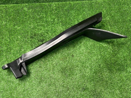 Mercedes-Benz / 300E / Водосток