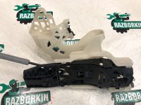 Volkswagen / Tiguan / Кронштейн ручки двери