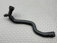 Audi / A4 / Патрубок радиатора