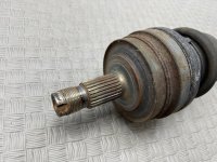 Mercedes-Benz / 190e / Приводной вал