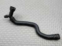 Audi / A4 / Патрубок радиатора