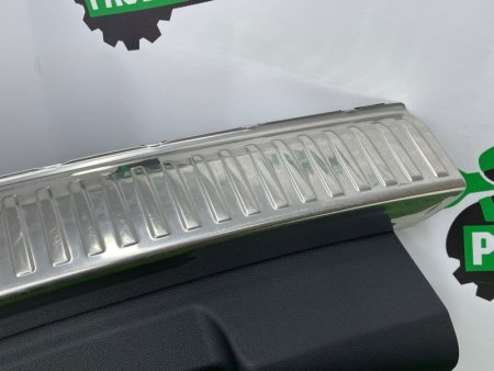 Audi / Q8 / Накладка замка багажника