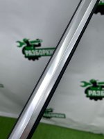 Audi / Q8 / Молдинг стекла