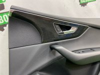 Audi / Q8 / Обшивка двери