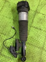 BMW / 7-Series / Пневмостойка