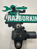 Audi / A6 / Датчик удара двери