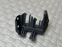 Audi / A6 / Кронштейн