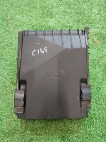 Volkswagen / Tiguan / Крышка предохранителей