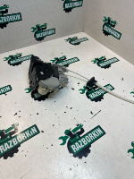 Audi / Q7 / Замок двери