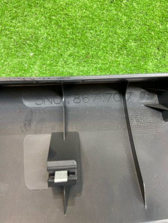 Volkswagen / Tiguan / Накладка крышки багажника