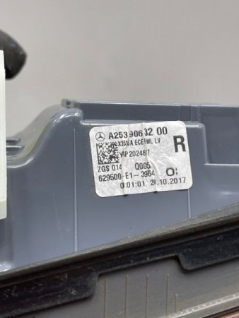 Mercedes-Benz / GLC 250d 4-matic / Фонарь задний