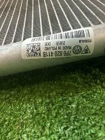 Volkswagen / Touareg / Радиатор кондиционера