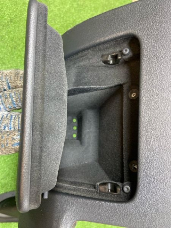 Audi / Q8 / Накладка на торпедо