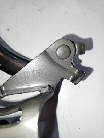 Mazda / 3 / Петля капота