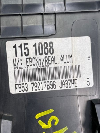 Ford / EXPLORER / накладка торпедо