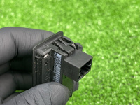 Volkswagen / Touareg / Кнопка крышки багажника