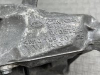 Audi / A4 / Кронштейн двигателя