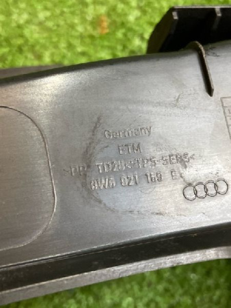 Audi / A5 / Пыльник крыла