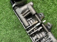 Mercedes-Benz / 300E / Замок подголовника