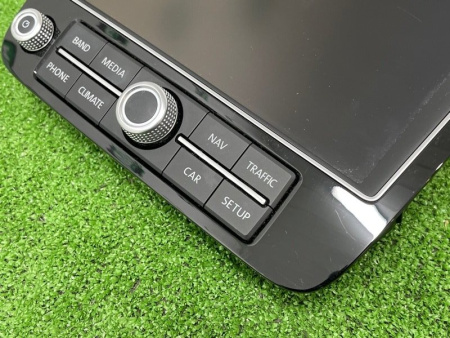 Volkswagen / Touareg / Дисплей мультимедиа