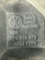 Volkswagen / Touareg / Подкрылок