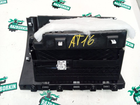 JEEP / Grand Cherokee SRT-8 / Бардачок