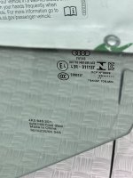 Audi / A6 / Стекло двери