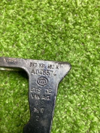 Volkswagen / Touareg / Петли двери комплект