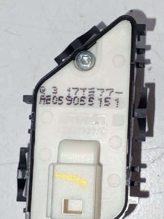 Mercedes-Benz / GLC 250d 4-matic / Кнопка центрального замка