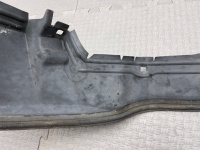 Mercedes-Benz / E-Class / Подкрылок