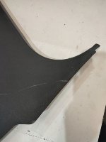 BMW / X1 / Центральная стойка кузова