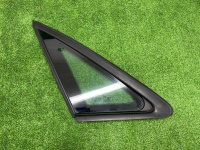 Audi / A4 / Стекло заднего крыла