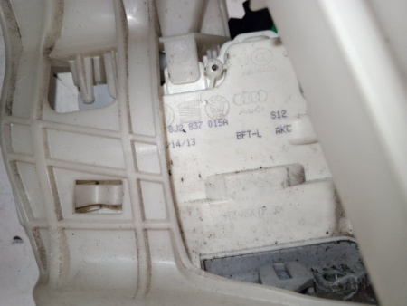 Volkswagen / Touareg / Замок двери комплект