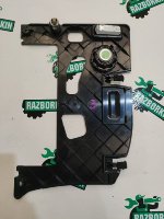 BMW / X1 / Облицовка пространства ног