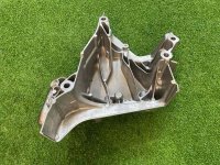 Volkswagen / Tiguan / Кронштейн