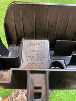 Audi / A5 / Кронштейн