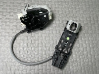 Volkswagen / Touareg / Замок двери