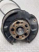 Mercedes-Benz / 190e / Кулак поворотный