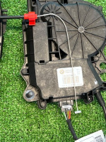 BMW / 7-Series / Замок багажника