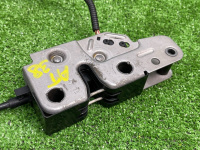 Volkswagen / Touareg / Замок капота