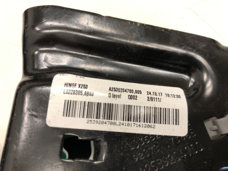 Mercedes-Benz / GLC 250d 4-matic / Крепление сиденья