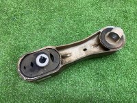 BMW / X1 / Подушка двигателя