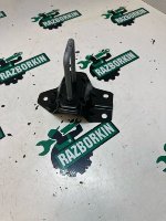 BMW / X1 / Крюк замка капота