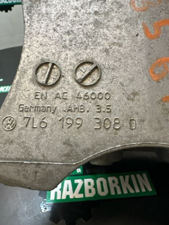 Volkswagen / Touareg / Опора двигателя