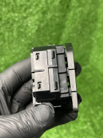 BMW / 3-Series / Кнопка памяти сидений